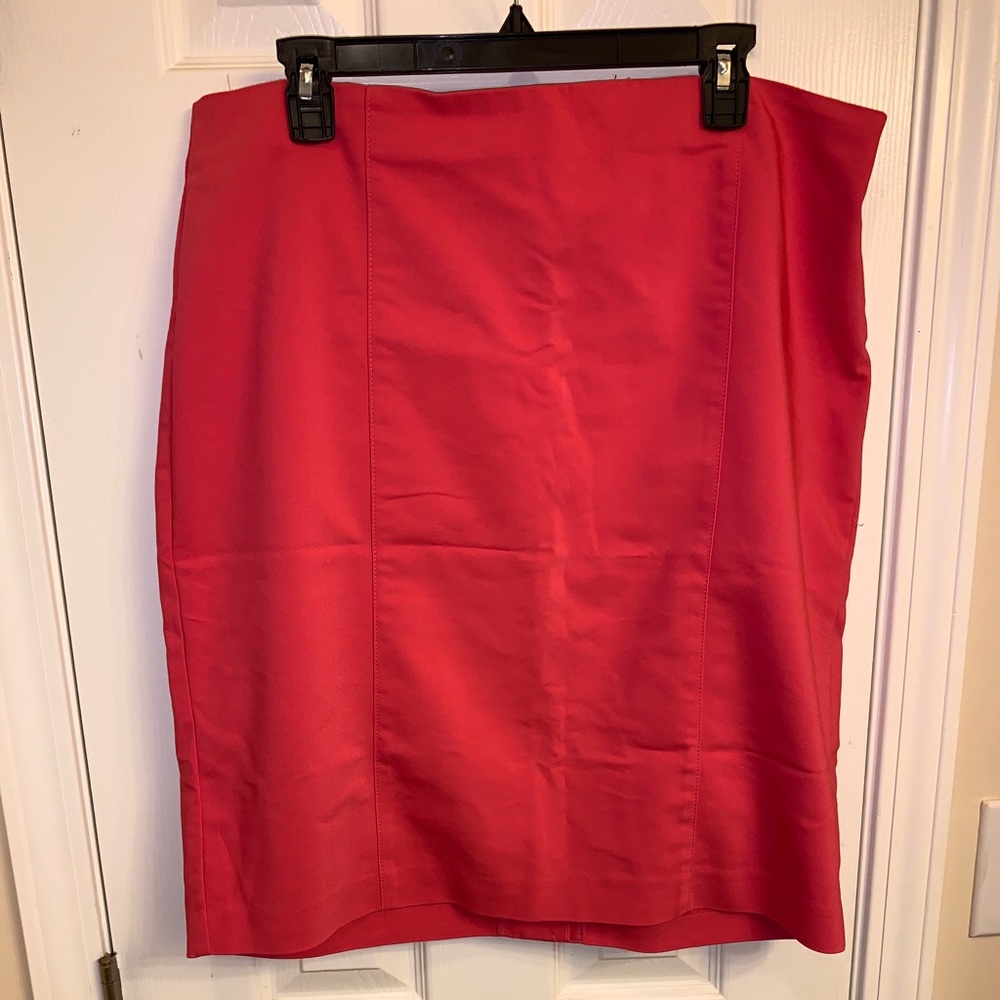 Pink pencil skirt